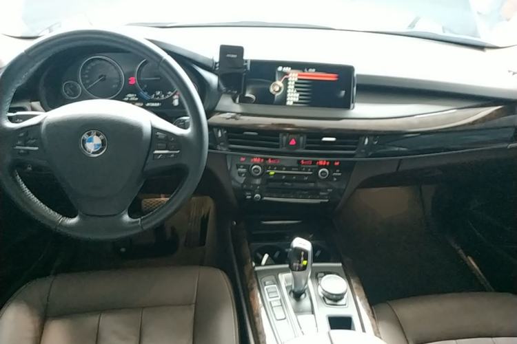 Used BMW X5 2015 xDrive28i Center Console