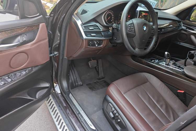 Used BMW X5 2015 xDrive28i Driver Seat