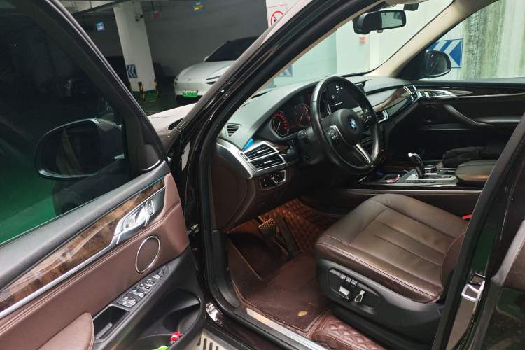 Used BMW X5 2015 xDrive28i Driver Seat