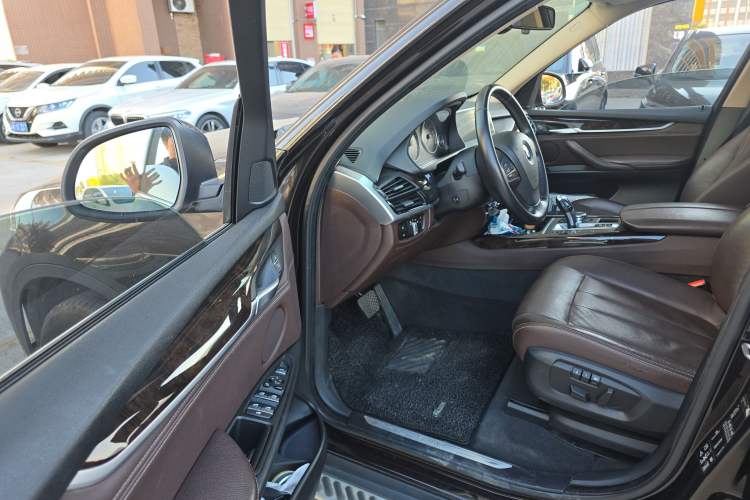 Used BMW X5 2015 xDrive28i Driver Seat