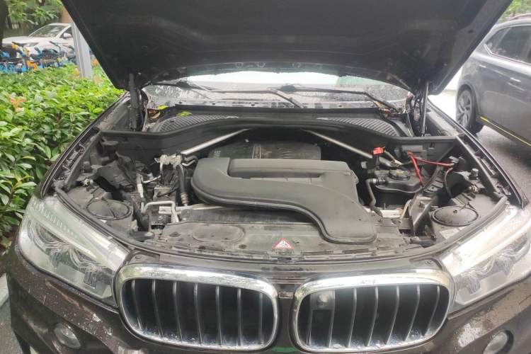 Used BMW X5 2015 xDrive28i Engine Bay