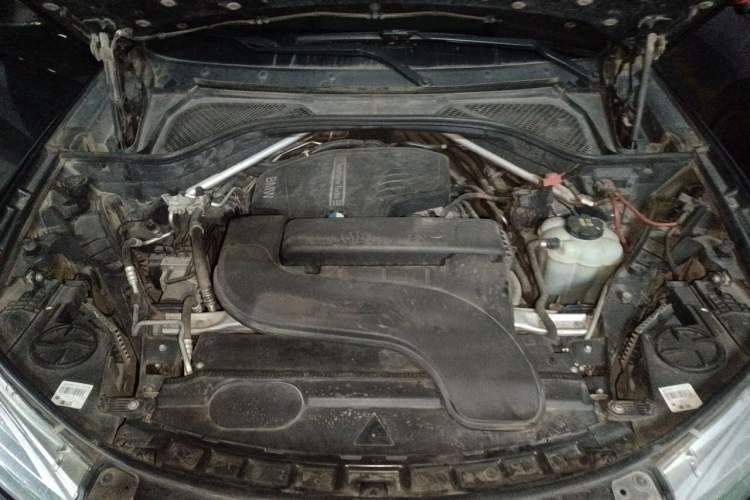 Used BMW X5 2015 xDrive28i Engine Bay