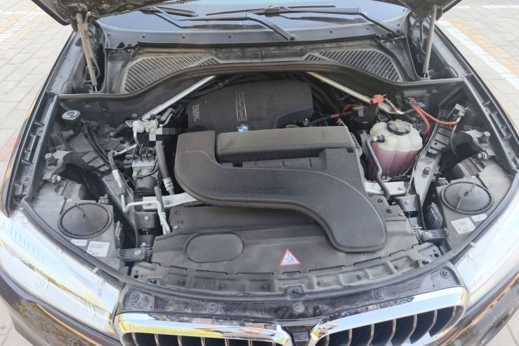 Used BMW X5 2015 xDrive28i Engine Bay