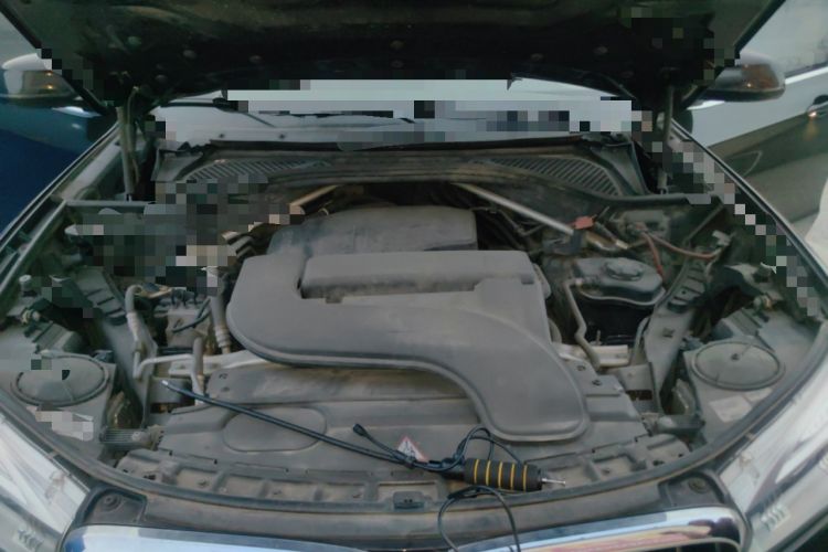 Used BMW X5 2015 xDrive28i Engine Bay