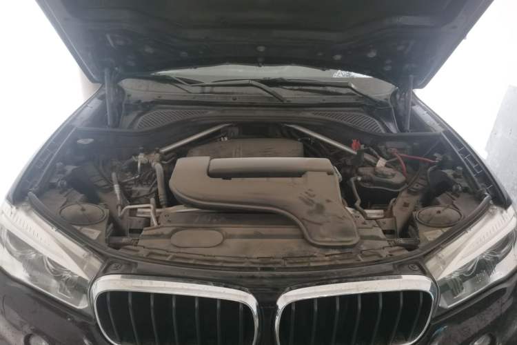 Used BMW X5 2015 xDrive28i Engine Bay