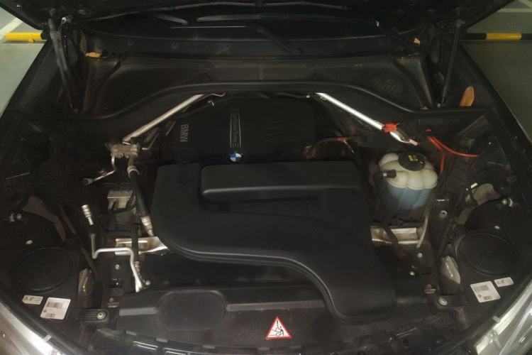 Used BMW X5 2015 xDrive28i Engine Bay