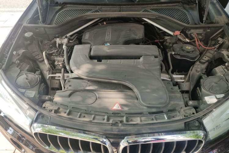 Used BMW X5 2015 xDrive28i Engine Bay