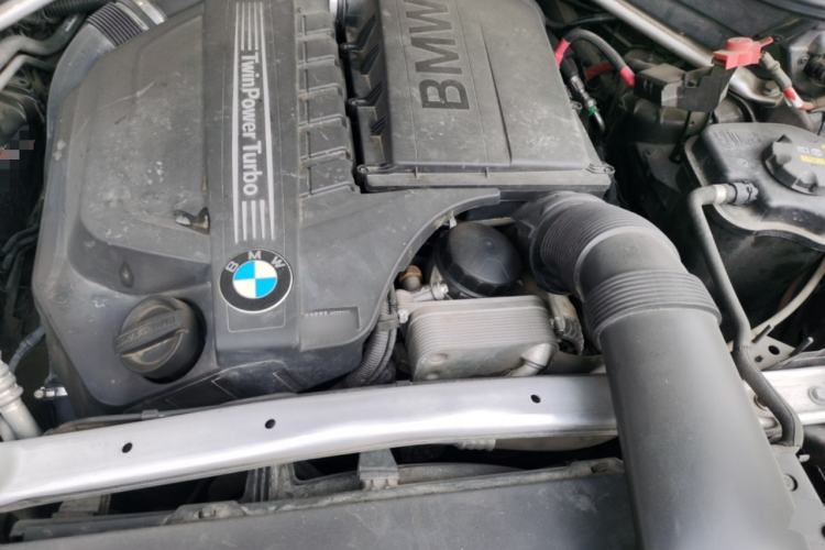 Used BMW X5 2015 xDrive35i U.S. specification Engine Bay