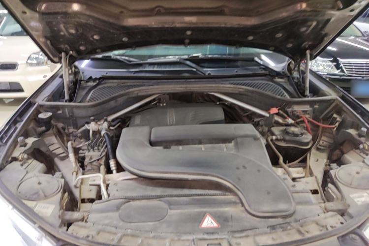 Used BMW X5 2015 xDrive28i Engine Bay