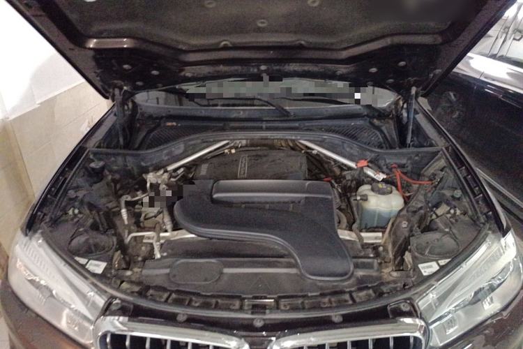 Used BMW X5 2015 xDrive28i Engine Bay