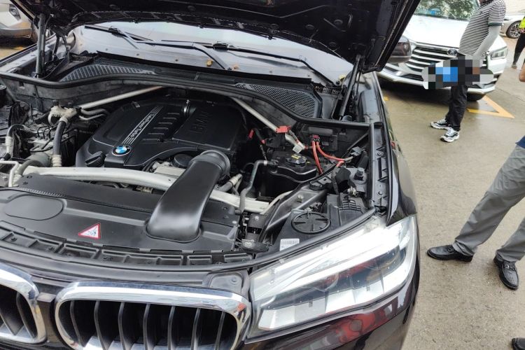 Used BMW X5  Engine Bay Left