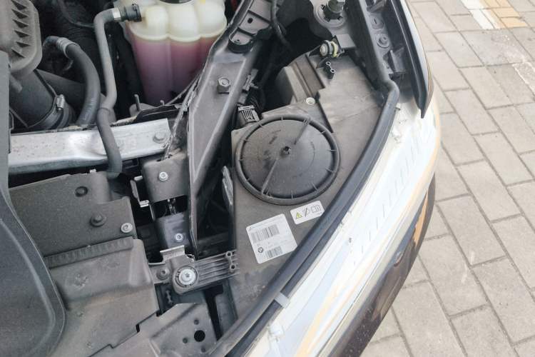 Used BMW X5 2015 xDrive28i Engine Bay Left