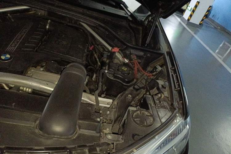 Used BMW X5 2015 xDrive35i China Limited Edition Engine Bay Left