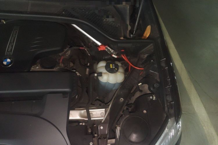 Used BMW X5 2015 xDrive28i Engine Bay Left