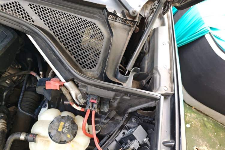 Used BMW X5 2015 xDrive28i Engine Bay Left