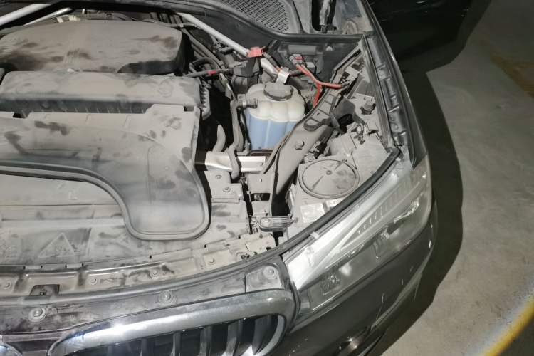 Used BMW X5 2015 xDrive28i Engine Bay Left