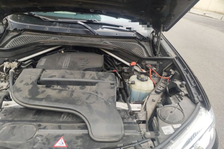 Used BMW X5 2015 xDrive28i Engine Bay Left