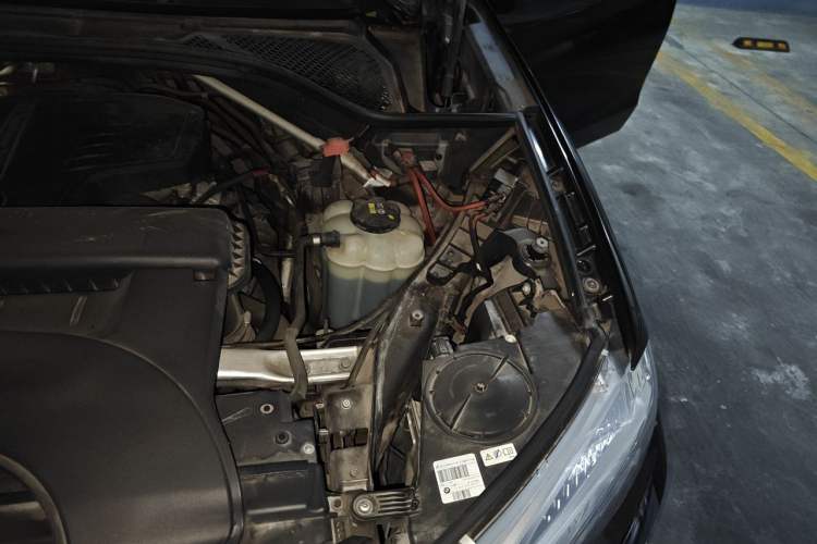 Used BMW X5 2015 xDrive28i Engine Bay Left