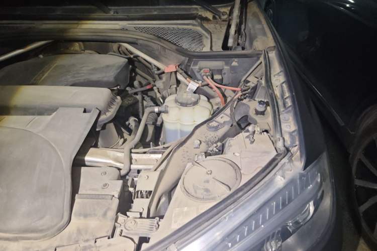 Used BMW X5 2015 xDrive28i Engine Bay Left