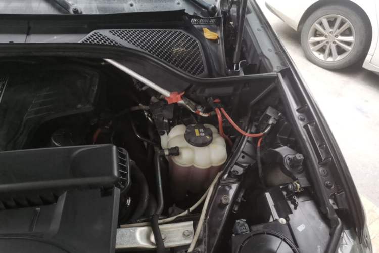 Used BMW X5 2015 xDrive28i Engine Bay Left