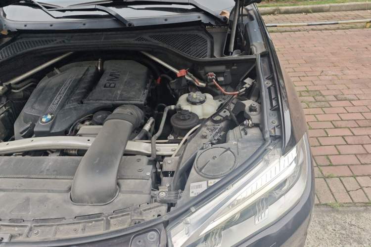 Used BMW X5 2015 xDrive35i China Limited Edition Engine Bay Left