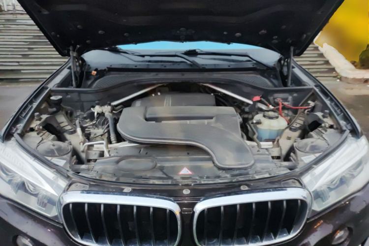 Used BMW X5 2015 xDrive28i Engine Bay