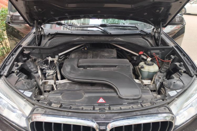 Used BMW X5 2015 xDrive28i Engine Bay