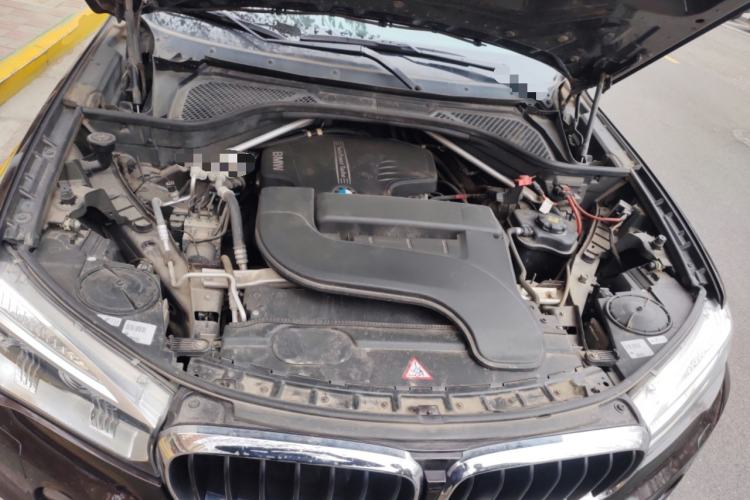 Used BMW X5 2015 xDrive28i Engine Bay