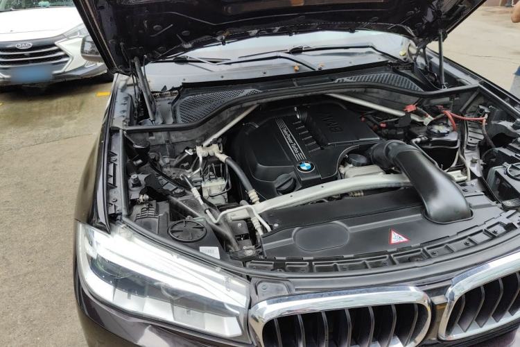 Used BMW X5  Engine Bay Right