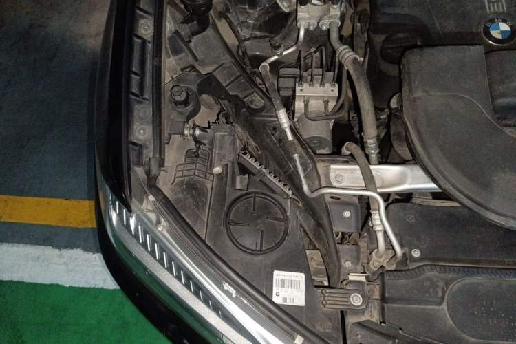 Used BMW X5 2015 xDrive28i Engine Bay Right