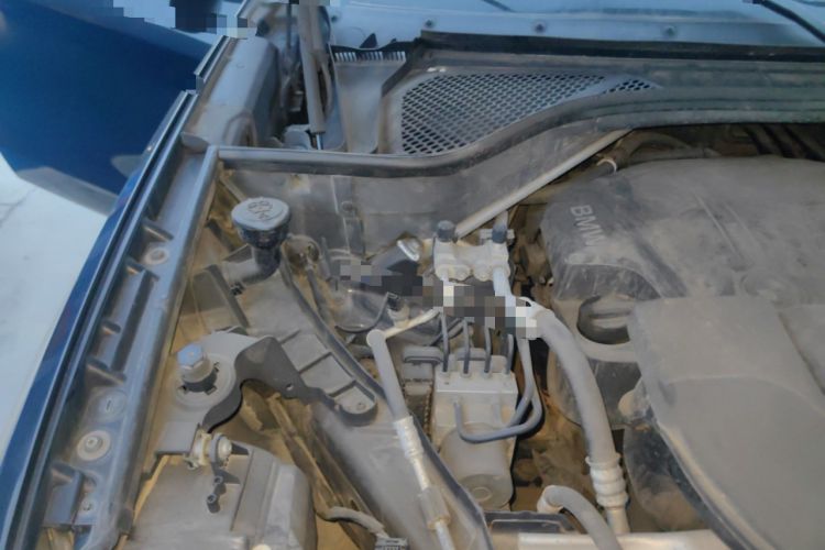 Used BMW X5 2015 xDrive28i Engine Bay Right