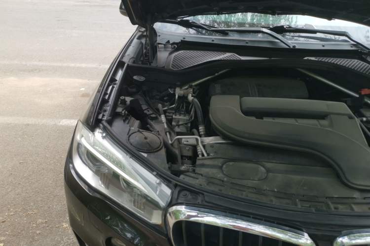 Used BMW X5 2015 xDrive28i Engine Bay Right