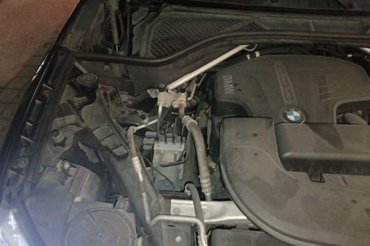 Used BMW X5 2015 xDrive28i Engine Bay Right