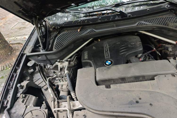 Used BMW X5 2015 xDrive28i Engine Bay Right