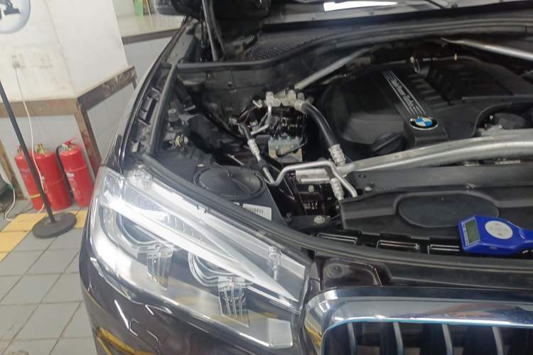 Used BMW X5  Engine Bay Right