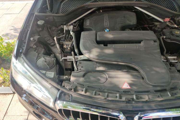 Used BMW X5 2015 xDrive28i Engine Bay Right