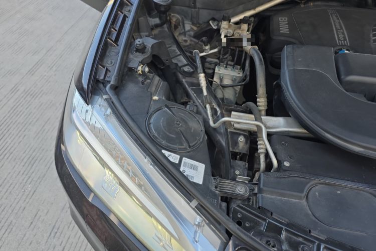 Used BMW X5 2015 xDrive28i Engine Bay Right