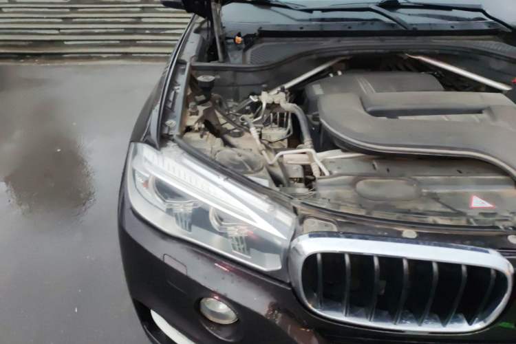 Used BMW X5 2015 xDrive28i Engine Bay Right