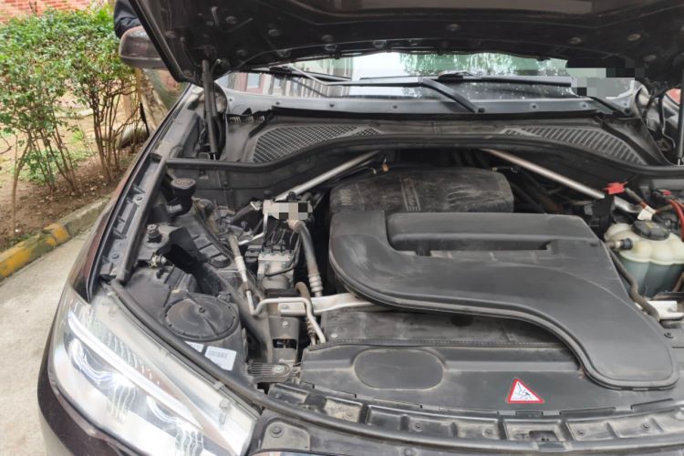Used BMW X5 2015 xDrive28i Engine Bay Right