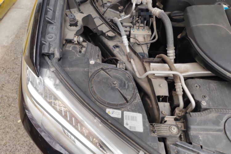 Used BMW X5 2015 xDrive28i Engine Bay Right