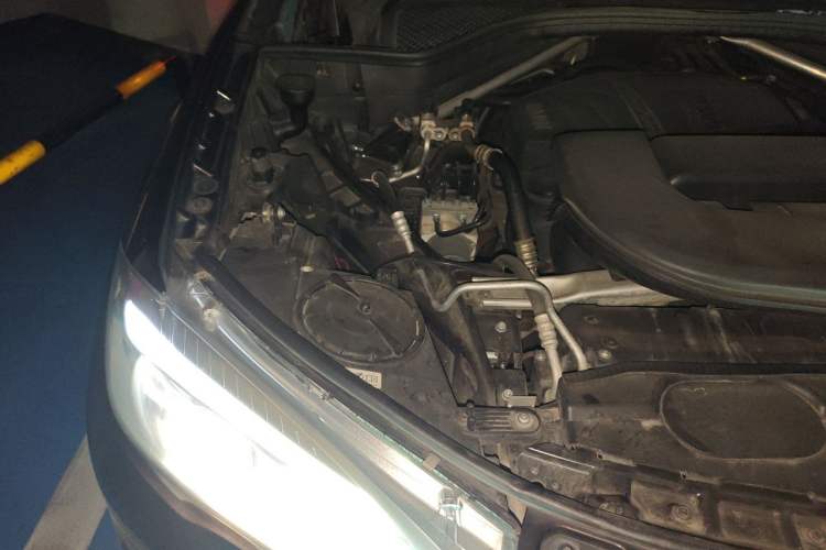 Used BMW X5 2015 xDrive28i Engine Bay Right