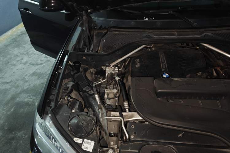 Used BMW X5 2015 xDrive28i Engine Bay Right