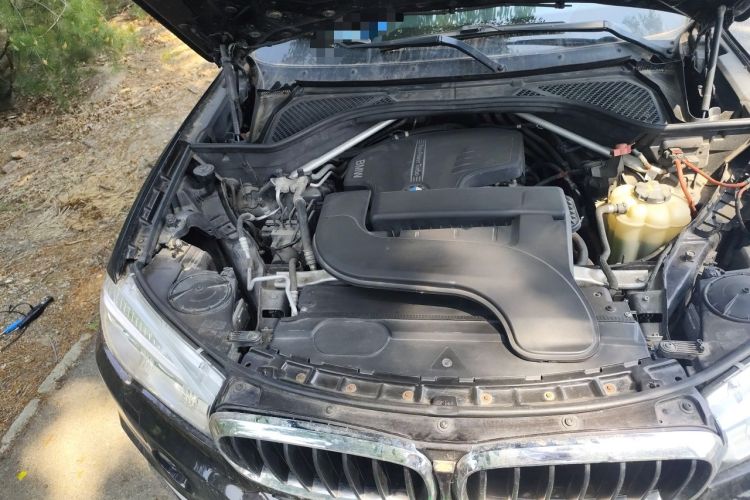 Used BMW X5 2015 xDrive28i Engine Bay Right