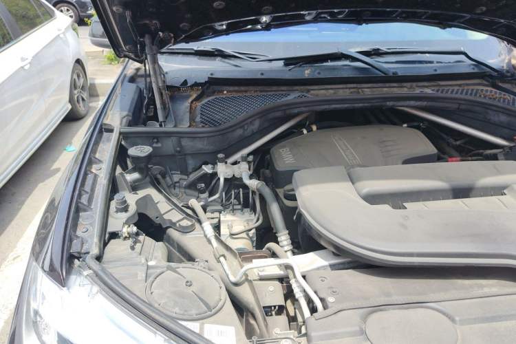 Used BMW X5 2015 xDrive28i Engine Bay Right