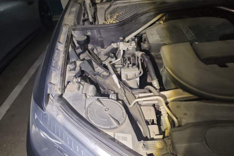 Used BMW X5 2015 xDrive28i Engine Bay Right
