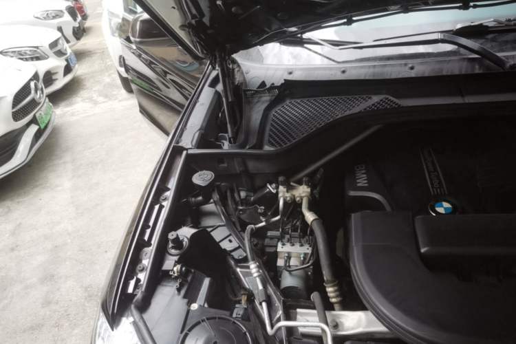 Used BMW X5 2015 xDrive28i Engine Bay Right