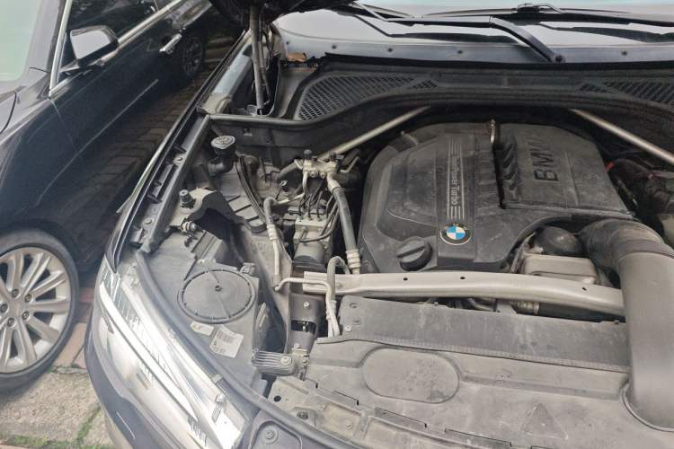 Used BMW X5 2015 xDrive35i China Limited Edition Engine Bay Right