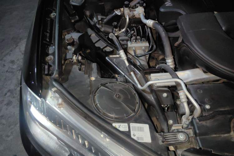 Used BMW X5 2015 xDrive28i Engine Bay Right
