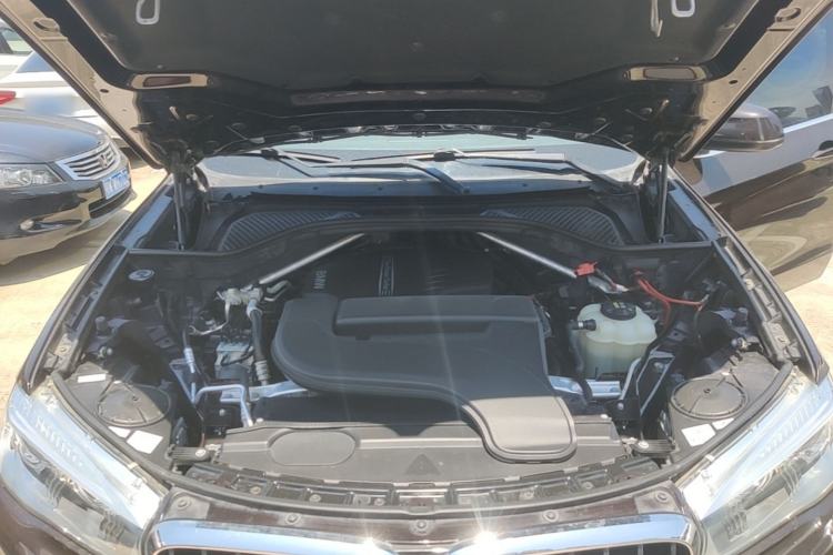 Used BMW X5 2015 xDrive28i Engine Bay