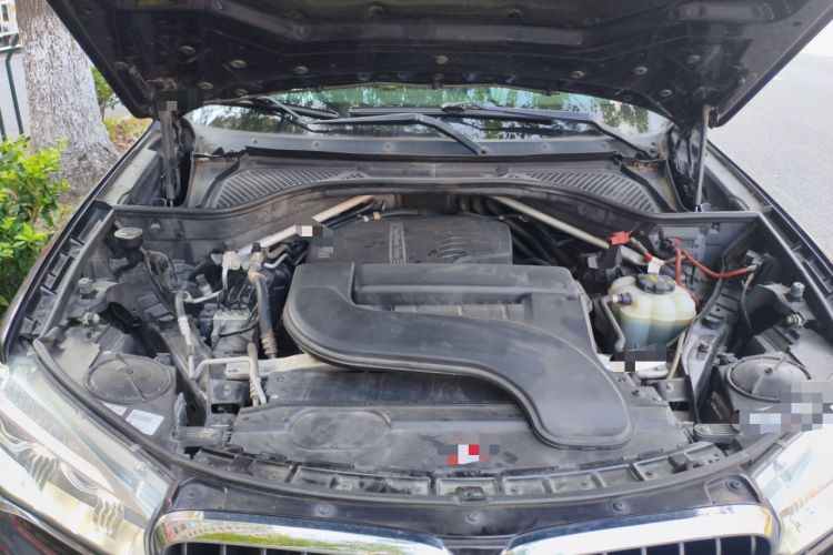 Used BMW X5 2015 xDrive28i Engine Bay